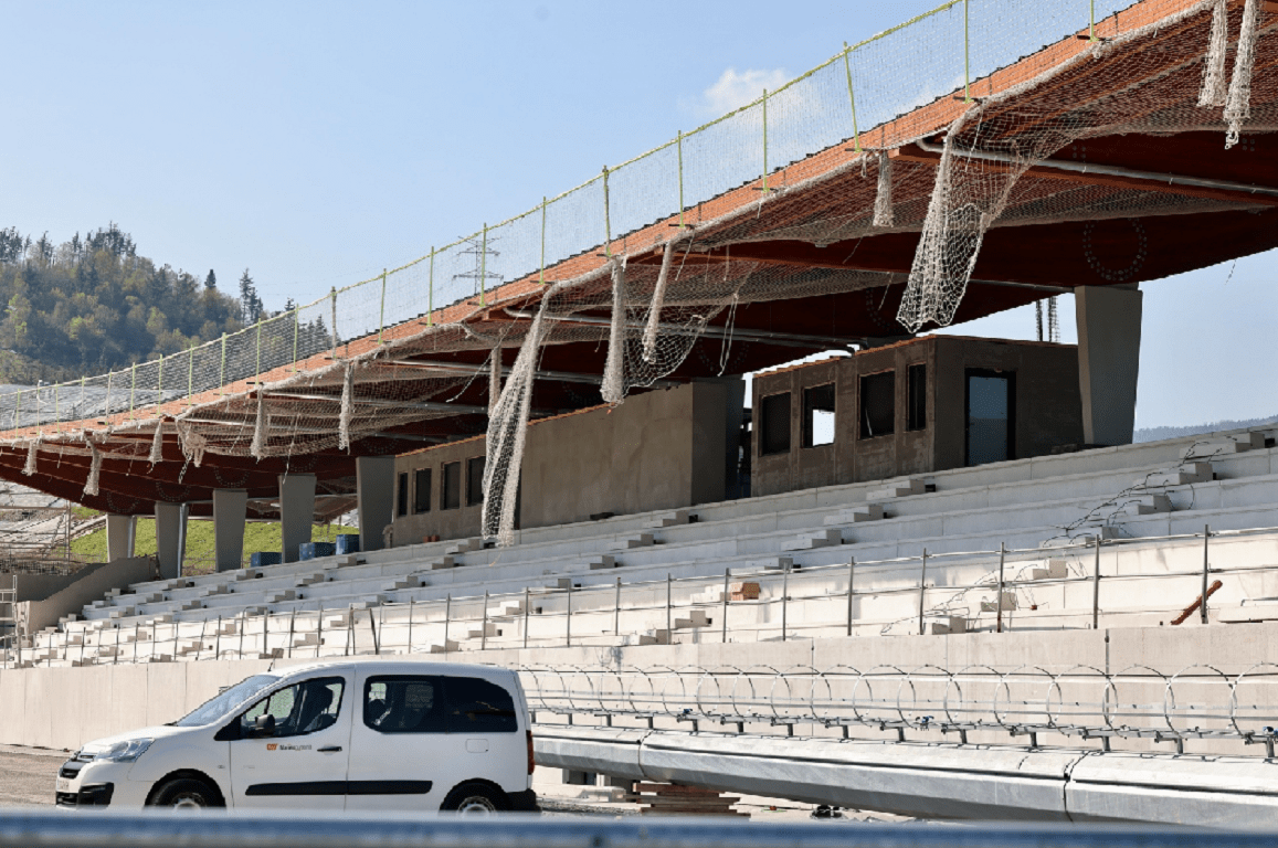 tribuna2